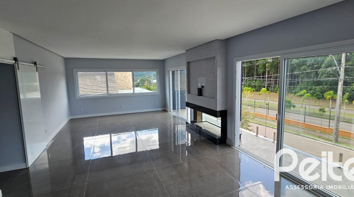 Casa em Condomínio à venda com 297m², 4 dormitórios, 4 suítes, 3 vagas, no bairro Alphaville em PORTO ALEGRE