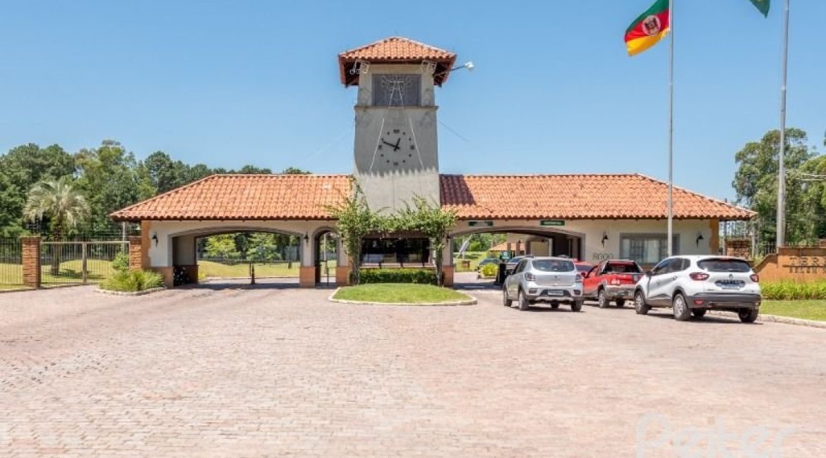 Casa em Condomínio à venda com 239m², 4 dormitórios, 4 suítes, 4 vagas, no bairro Terra Ville em Porto Alegre