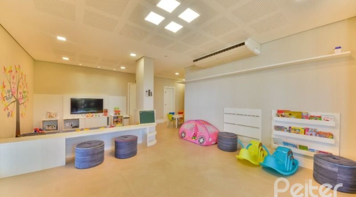 Casa em Condomínio à venda com 239m², 4 dormitórios, 4 suítes, 4 vagas, no bairro Terra Ville em Porto Alegre