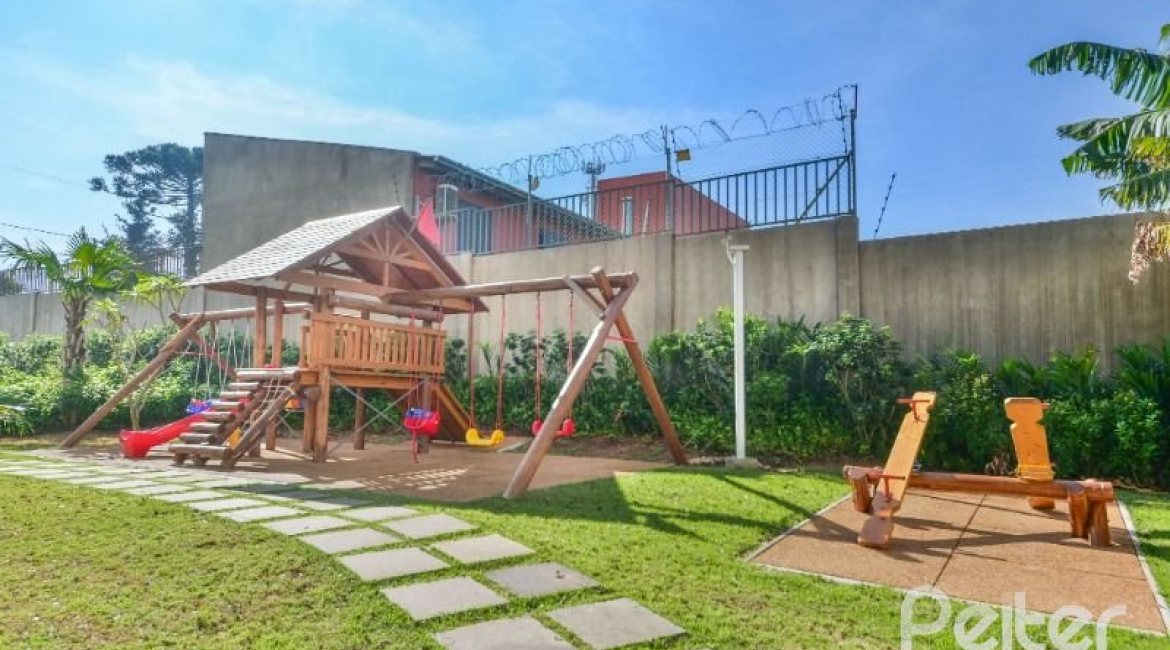 Casa em Condomínio à venda com 239m², 4 dormitórios, 4 suítes, 4 vagas, no bairro Terra Ville em Porto Alegre