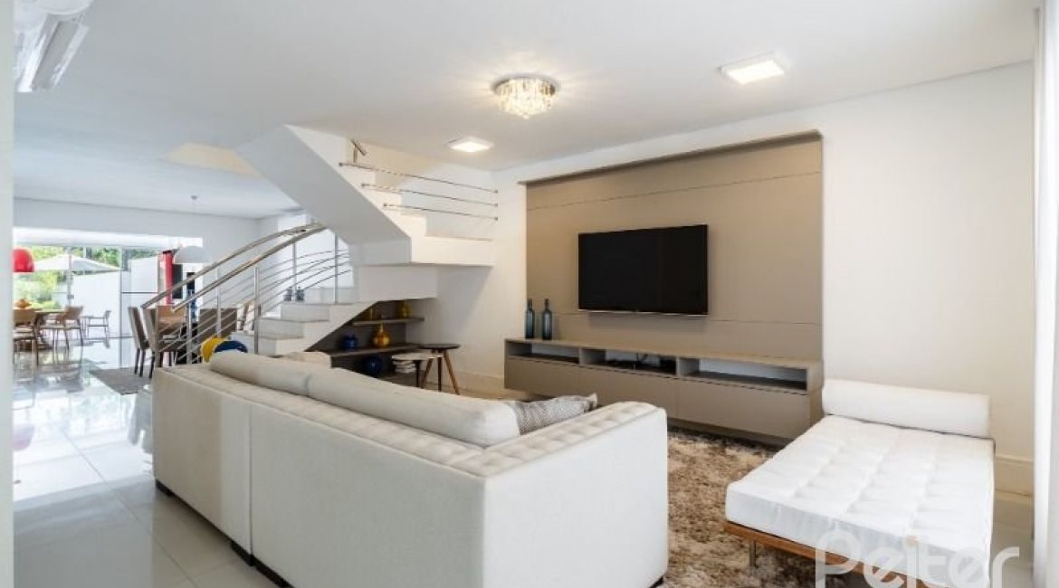 Casa em Condomínio à venda com 239m², 4 dormitórios, 4 suítes, 4 vagas, no bairro Terra Ville em Porto Alegre