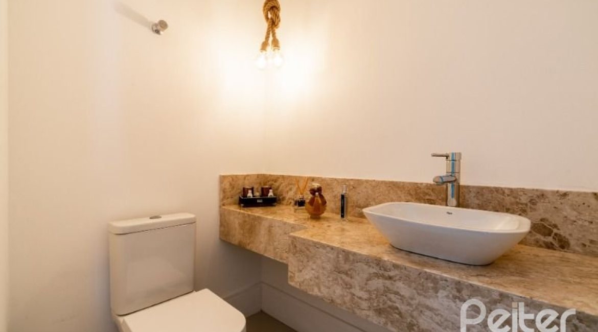 Casa em Condomínio à venda com 239m², 4 dormitórios, 4 suítes, 4 vagas, no bairro Terra Ville em Porto Alegre