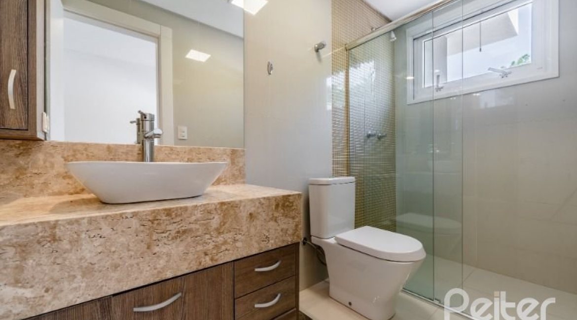 Casa em Condomínio à venda com 239m², 4 dormitórios, 4 suítes, 4 vagas, no bairro Terra Ville em Porto Alegre