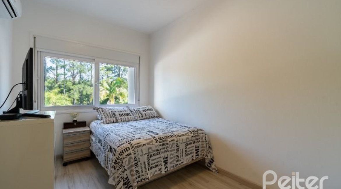 Casa em Condomínio à venda com 239m², 4 dormitórios, 4 suítes, 4 vagas, no bairro Terra Ville em Porto Alegre