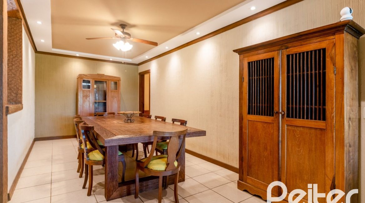 Casa em Condomínio à venda com 596m², 4 dormitórios, 4 suítes, 4 vagas, no bairro Terra Ville em PORTO ALEGRE