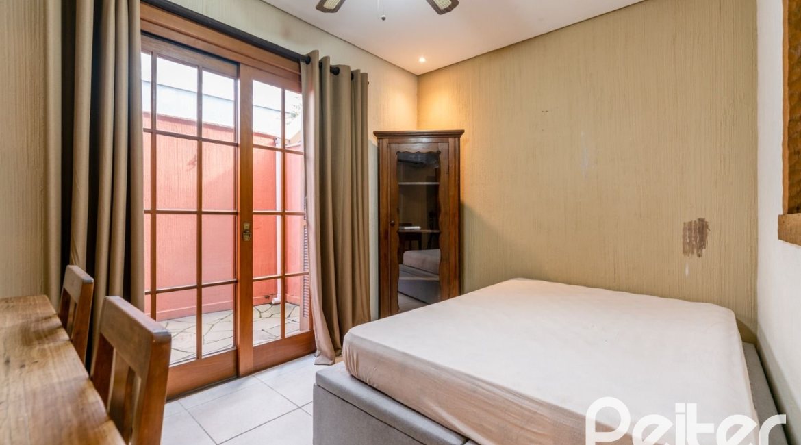 Casa em Condomínio à venda com 596m², 4 dormitórios, 4 suítes, 4 vagas, no bairro Terra Ville em PORTO ALEGRE