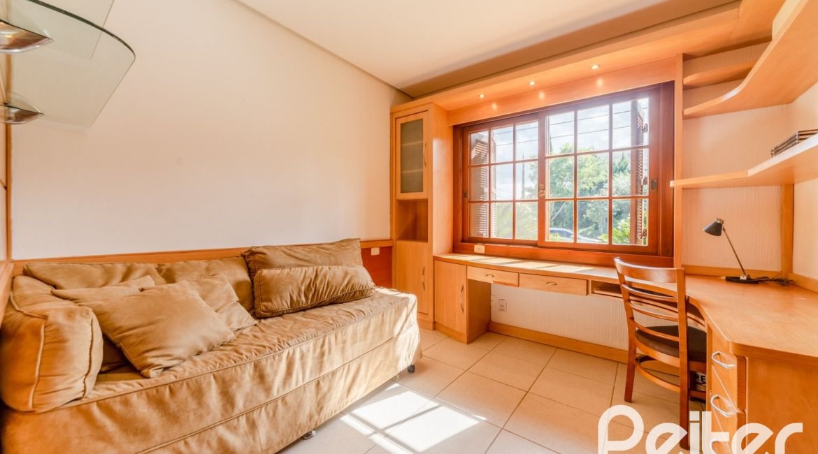 Casa em Condomínio à venda com 596m², 4 dormitórios, 4 suítes, 4 vagas, no bairro Terra Ville em PORTO ALEGRE