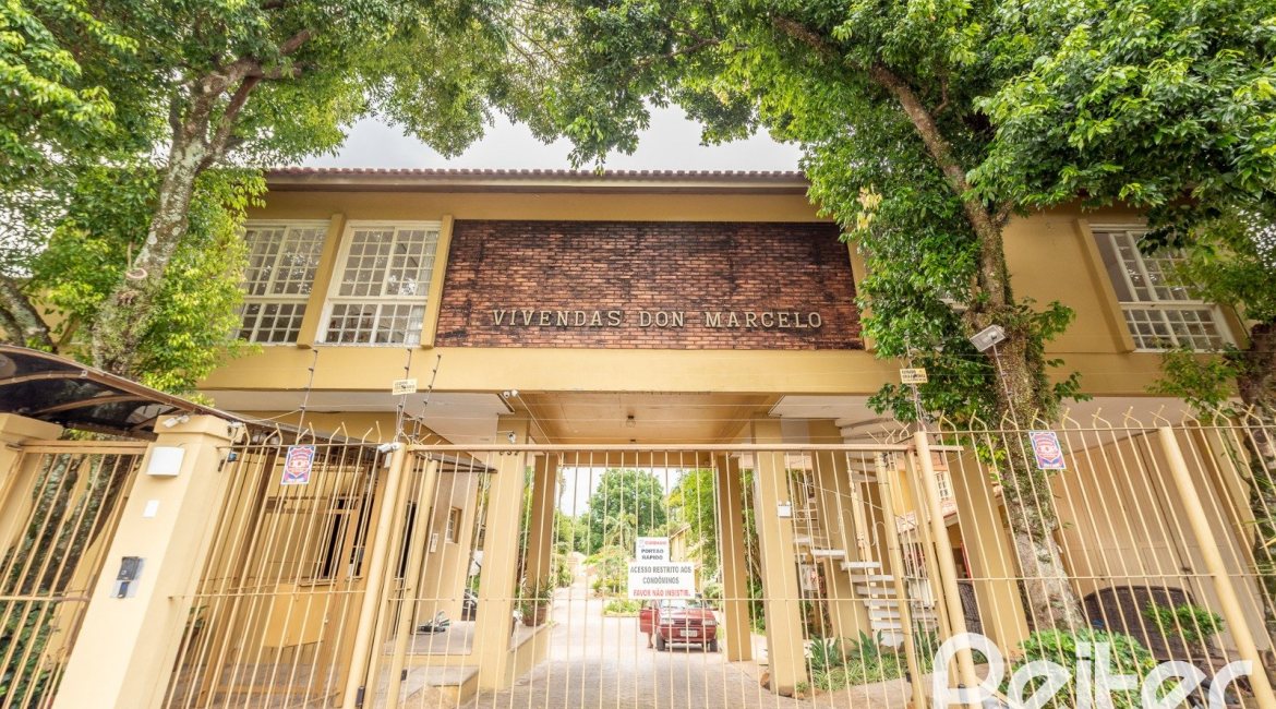 Casa em Condomínio à venda com 160m², 3 dormitórios, 1 suíte, 2 vagas, no bairro Tristeza em PORTO ALEGRE