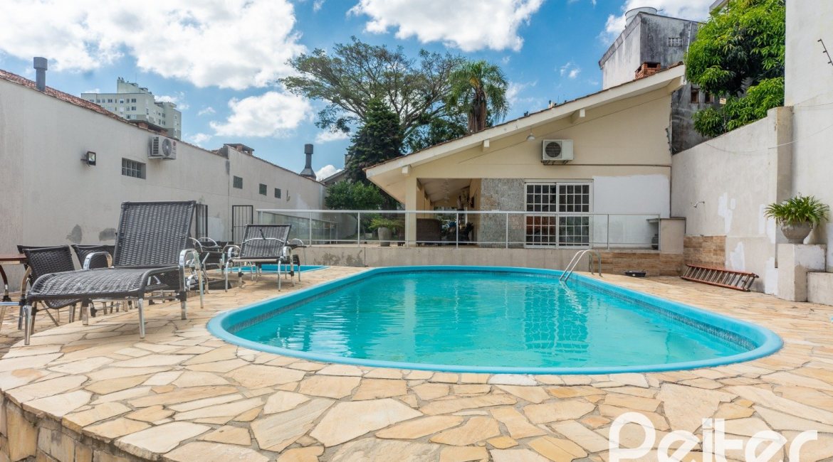 Casa em Condomínio à venda com 159m², 3 dormitórios, 1 suíte, 2 vagas, no bairro Tristeza em PORTO ALEGRE