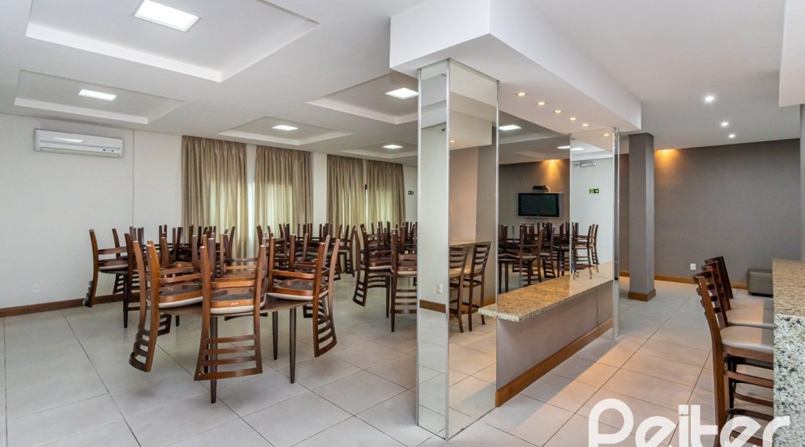 Apartamento à venda com 143m², 3 dormitórios, 1 suíte, 4 vagas, no bairro Tristeza em PORTO ALEGRE