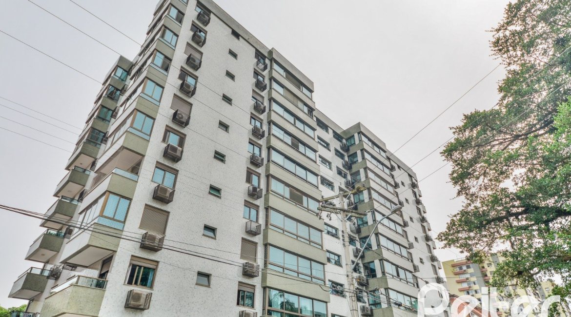 Apartamento à venda com 143m², 3 dormitórios, 1 suíte, 4 vagas, no bairro Tristeza em PORTO ALEGRE