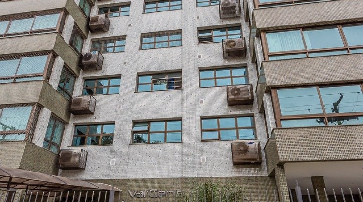 Apartamento à venda com 143m², 3 dormitórios, 1 suíte, 4 vagas, no bairro Tristeza em PORTO ALEGRE