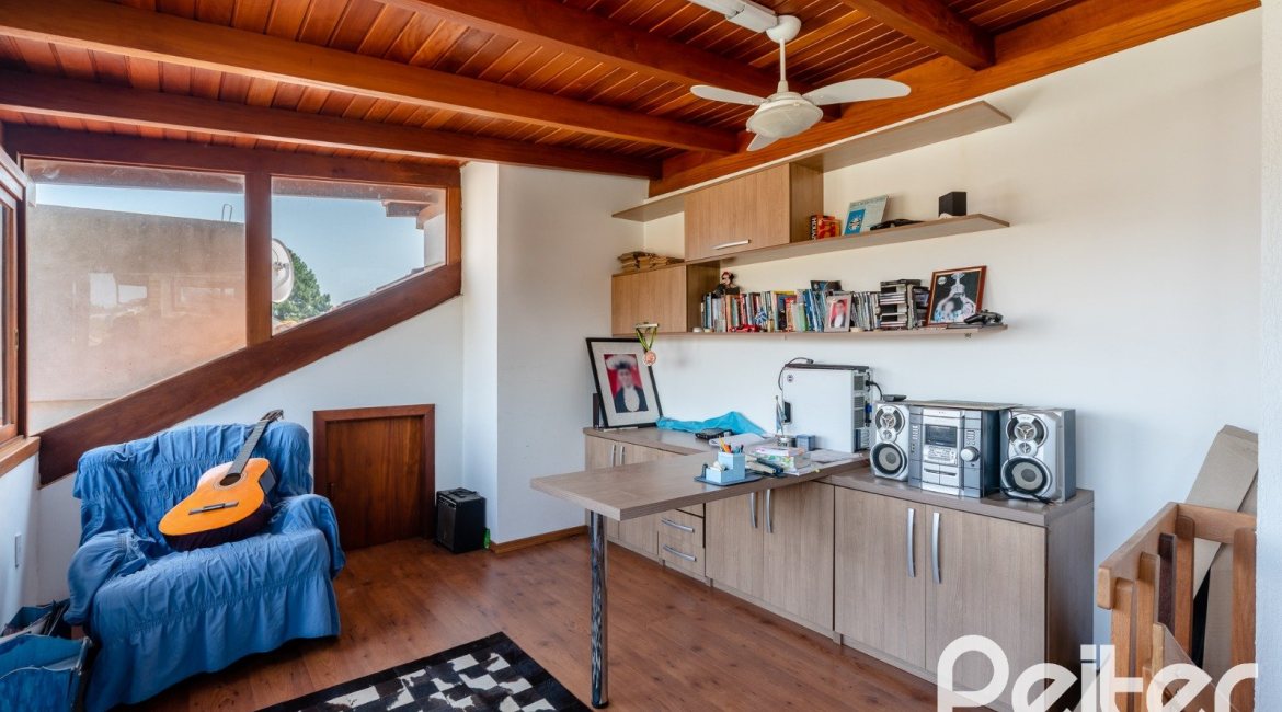 Casa à venda com 290m², 3 dormitórios, 3 suítes, 3 vagas, no bairro Ipanema em Porto Alegre