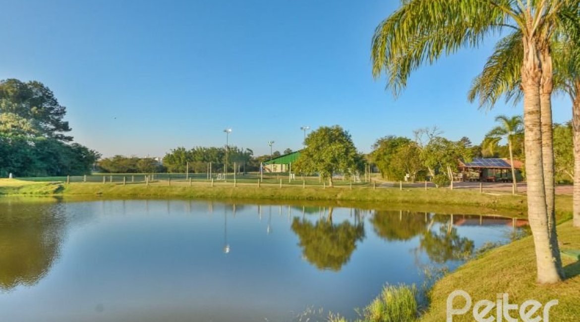 Casa em Condomínio à venda com 232m², 4 dormitórios, 1 suíte, 4 vagas, no bairro Terra Ville em PORTO ALEGRE