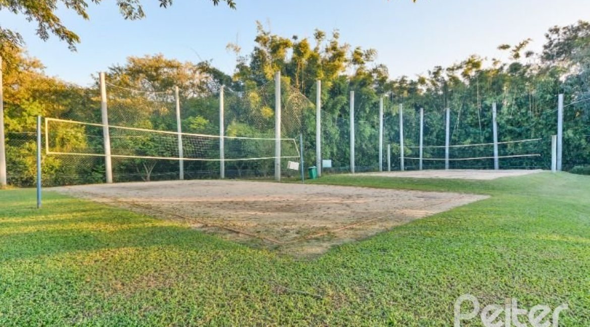 Casa em Condomínio à venda com 232m², 4 dormitórios, 1 suíte, 4 vagas, no bairro Terra Ville em PORTO ALEGRE