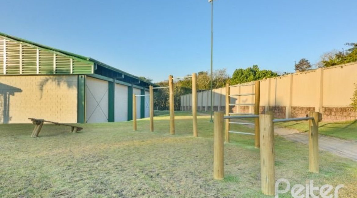 Casa em Condomínio à venda com 232m², 4 dormitórios, 1 suíte, 4 vagas, no bairro Terra Ville em PORTO ALEGRE