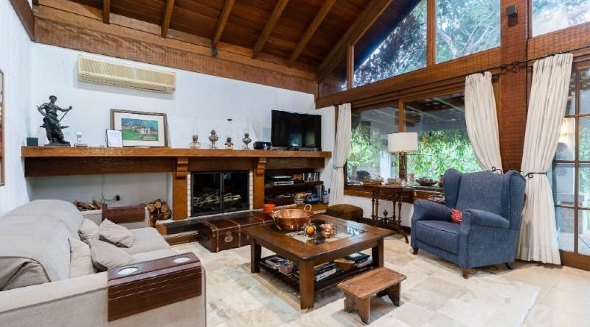 Casa em Condomínio à venda com 232m², 4 dormitórios, 1 suíte, 4 vagas, no bairro Terra Ville em PORTO ALEGRE