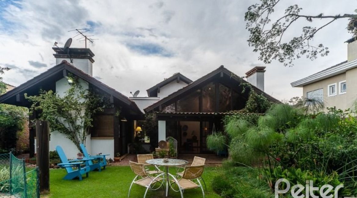 Casa em Condomínio à venda com 232m², 4 dormitórios, 1 suíte, 4 vagas, no bairro Terra Ville em PORTO ALEGRE