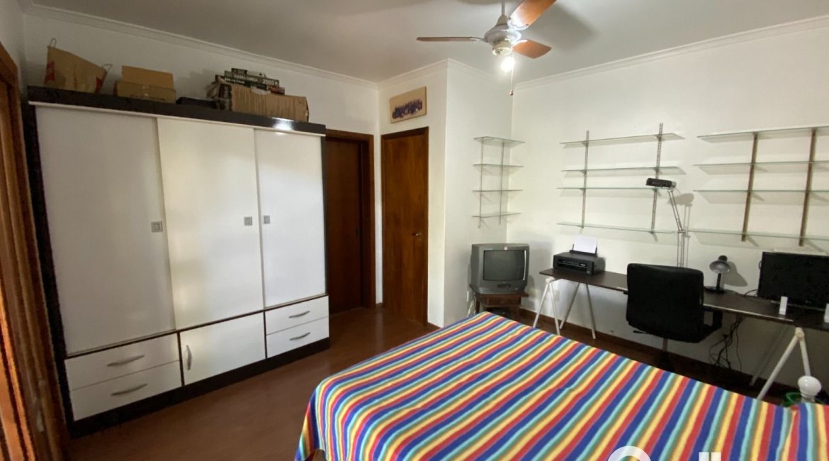 Casa à venda com 360m², 4 dormitórios, 4 suítes, 4 vagas, no bairro Tristeza em Porto Alegre