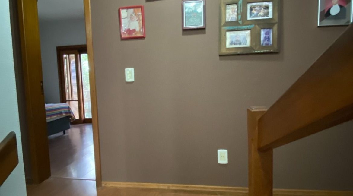 Casa à venda com 360m², 4 dormitórios, 4 suítes, 4 vagas, no bairro Tristeza em Porto Alegre