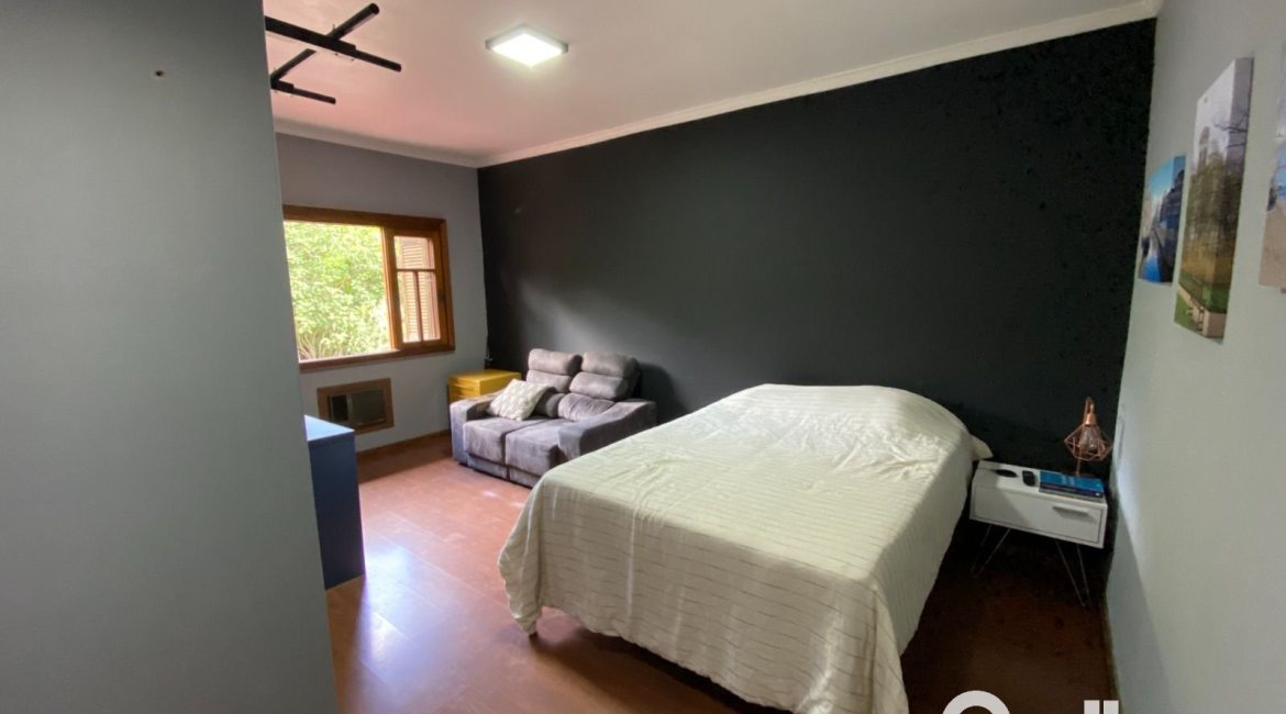 Casa à venda com 360m², 4 dormitórios, 4 suítes, 4 vagas, no bairro Tristeza em Porto Alegre