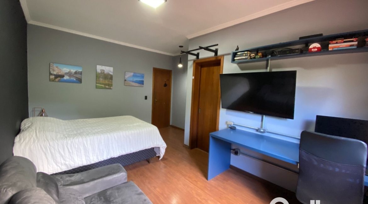 Casa à venda com 360m², 4 dormitórios, 4 suítes, 4 vagas, no bairro Tristeza em Porto Alegre