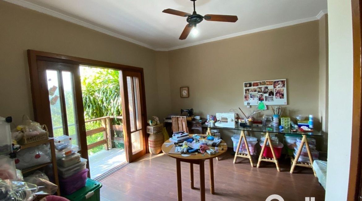 Casa à venda com 360m², 4 dormitórios, 4 suítes, 4 vagas, no bairro Tristeza em Porto Alegre