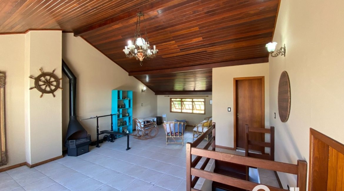 Casa à venda com 360m², 4 dormitórios, 4 suítes, 4 vagas, no bairro Tristeza em Porto Alegre