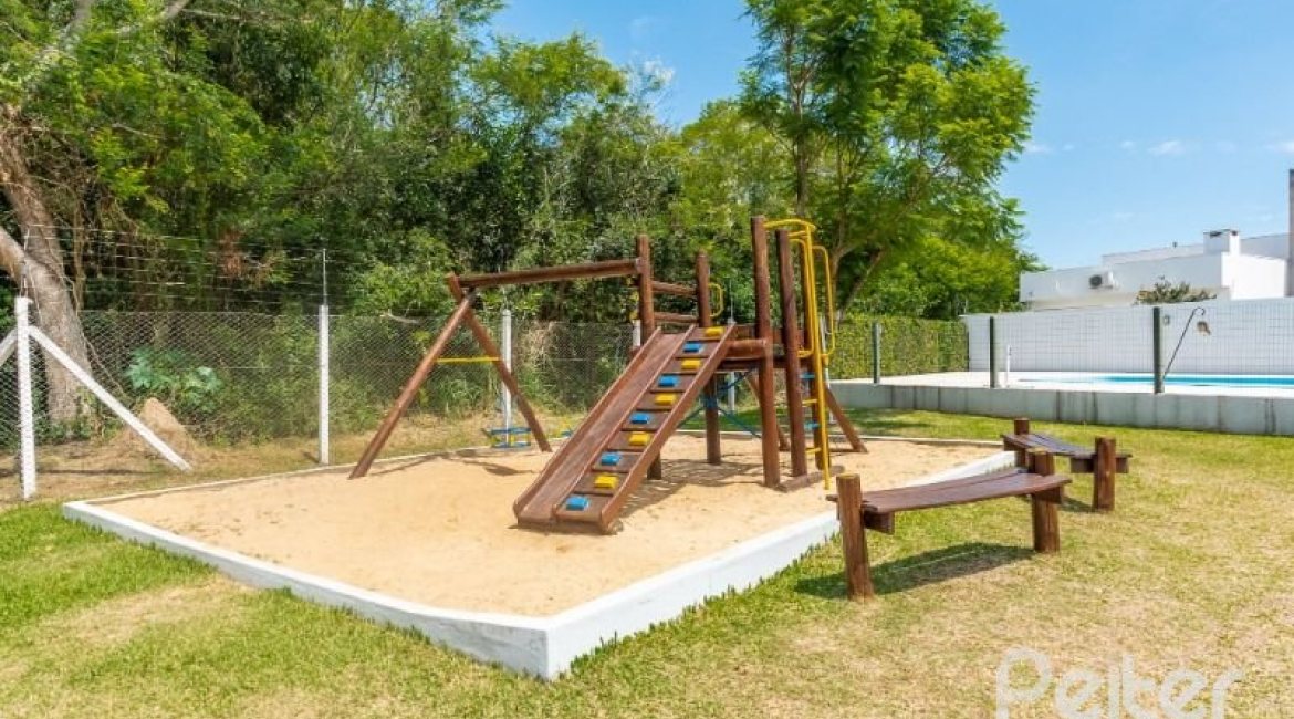 Casa em Condomínio à venda com 140m², 3 dormitórios, 1 suíte, 2 vagas, no bairro Hipica em PORTO ALEGRE