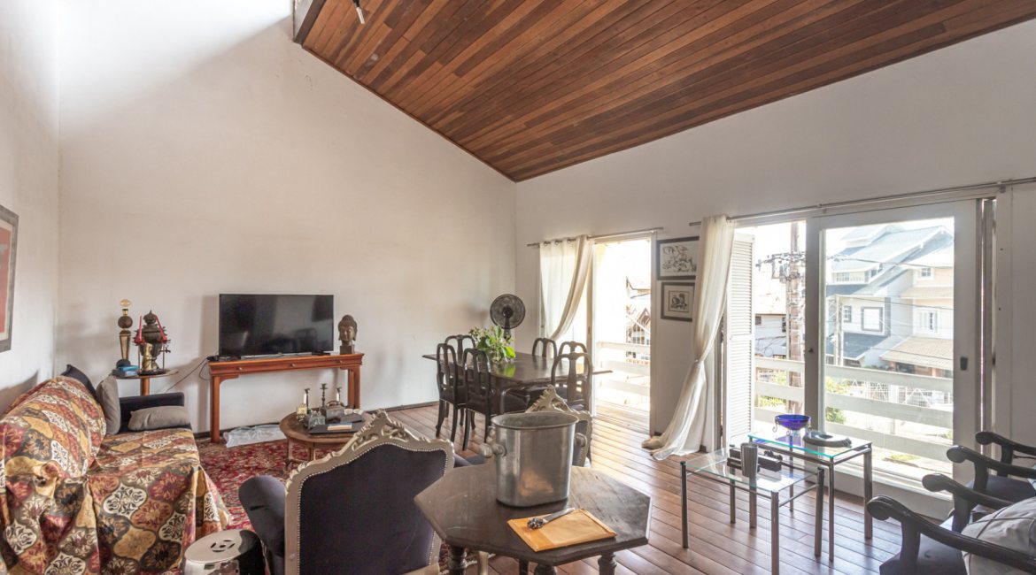 Casa à venda com 367m², 4 dormitórios, 2 suítes, 4 vagas, no bairro Jardim Isabel em Porto Alegre