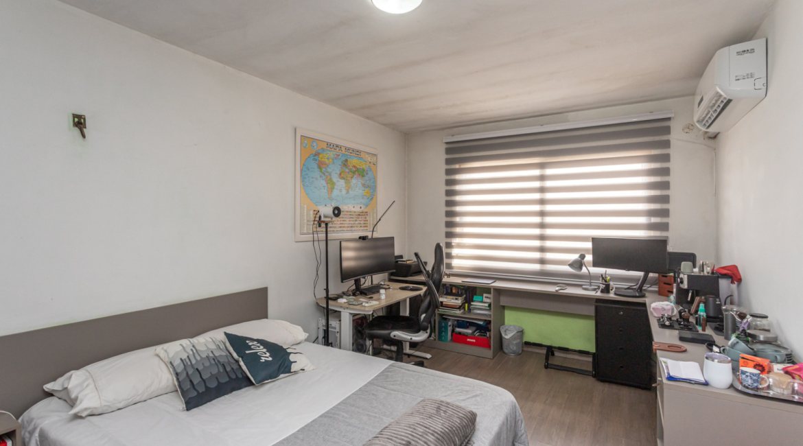 Casa à venda com 367m², 4 dormitórios, 2 suítes, 4 vagas, no bairro Jardim Isabel em Porto Alegre