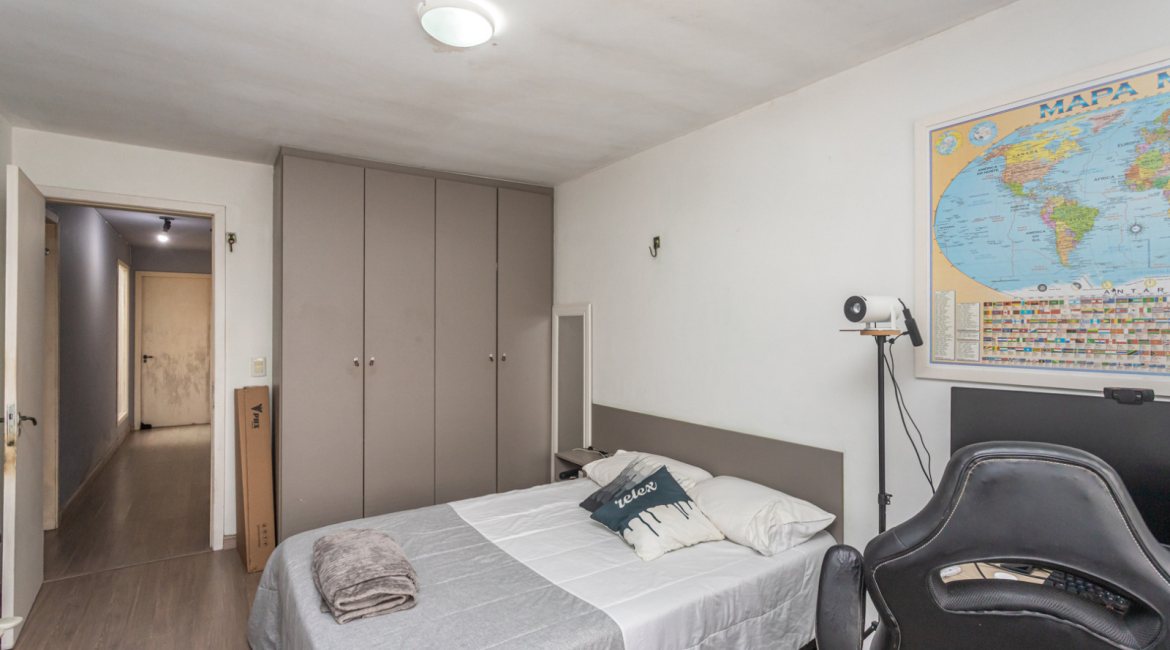 Casa à venda com 367m², 4 dormitórios, 2 suítes, 4 vagas, no bairro Jardim Isabel em Porto Alegre