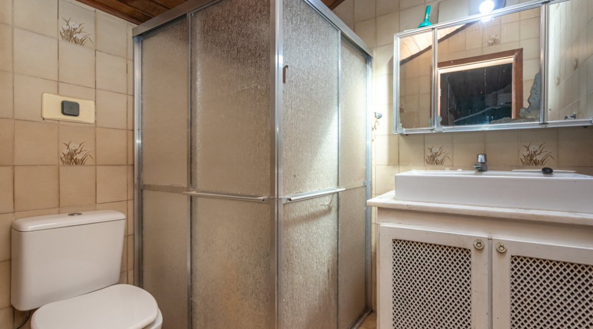 Casa à venda com 367m², 4 dormitórios, 2 suítes, 4 vagas, no bairro Jardim Isabel em Porto Alegre