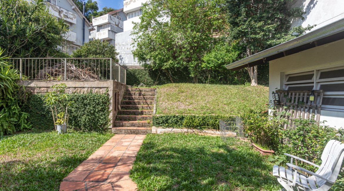 Casa à venda com 367m², 4 dormitórios, 2 suítes, 4 vagas, no bairro Jardim Isabel em Porto Alegre