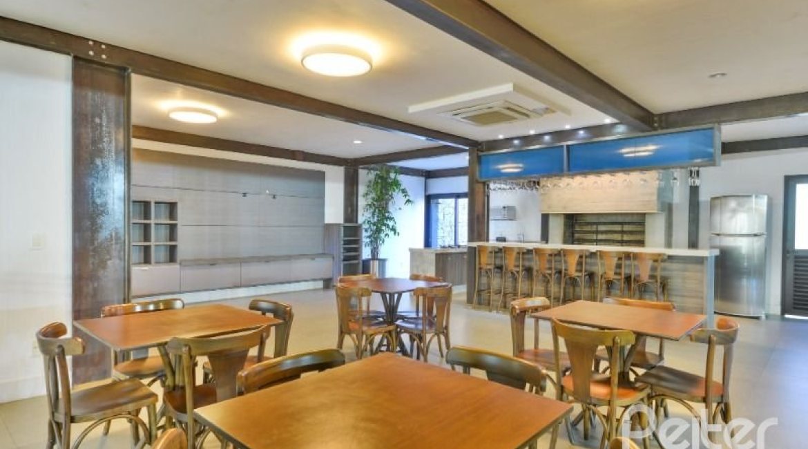 Casa em Condomínio à venda com 457m², 4 dormitórios, 4 suítes, 6 vagas, no bairro Pedra Redonda em PORTO ALEGRE
