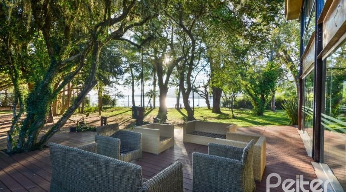 Casa em Condomínio à venda com 457m², 4 dormitórios, 4 suítes, 6 vagas, no bairro Pedra Redonda em PORTO ALEGRE