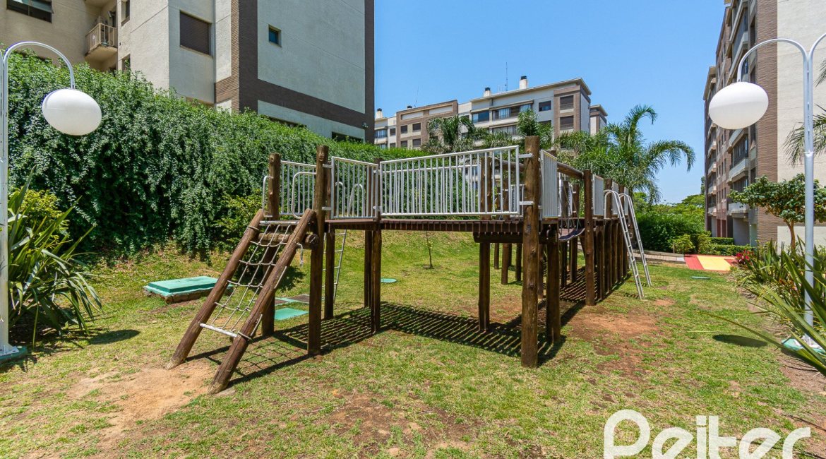 Apartamento à venda com 104m², 3 dormitórios, 1 suíte, 2 vagas, no bairro Ipanema em PORTO ALEGRE