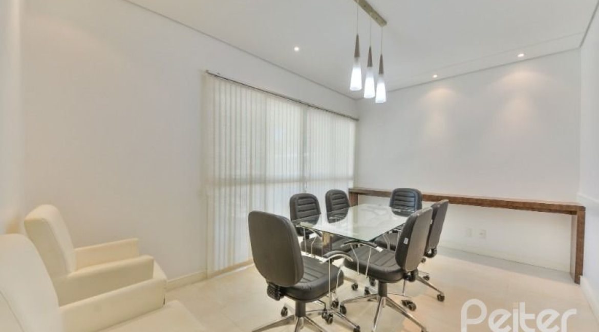 Apartamento à venda com 90m², 3 dormitórios, 1 suíte, 2 vagas, no bairro Tristeza em PORTO ALEGRE