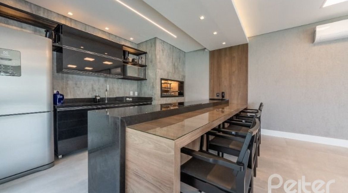 Apartamento à venda com 136m², 3 dormitórios, 1 suíte, 2 vagas, no bairro Tristeza em PORTO ALEGRE