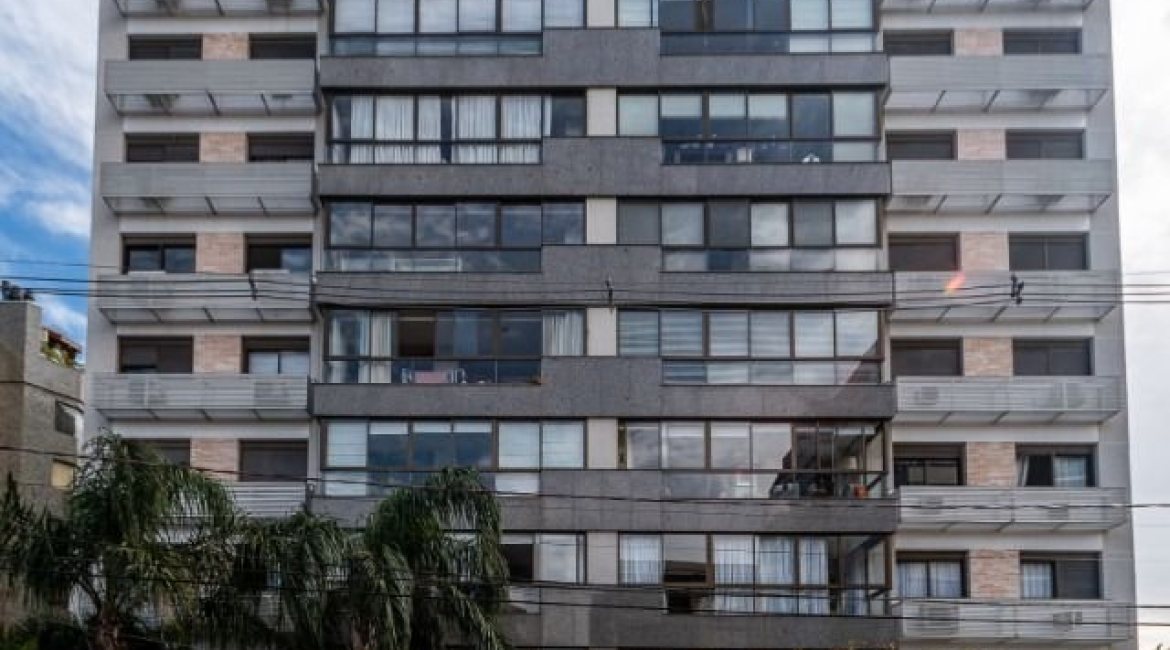 Apartamento à venda com 136m², 3 dormitórios, 1 suíte, 2 vagas, no bairro Tristeza em PORTO ALEGRE