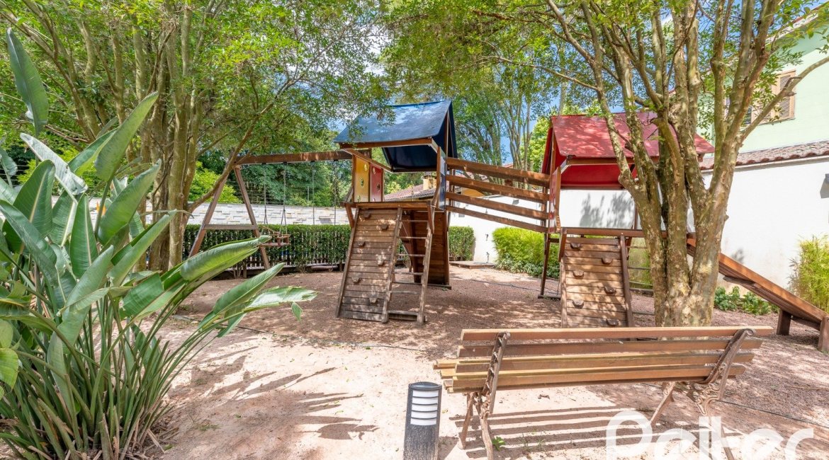 Casa em Condomínio à venda com 177m², 3 dormitórios, 1 suíte, 2 vagas, no bairro Ipanema em PORTO ALEGRE