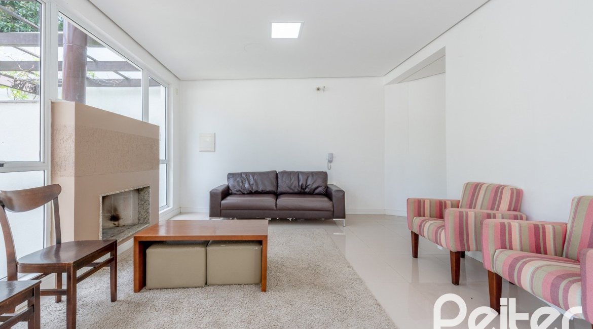 Casa em Condomínio à venda com 177m², 3 dormitórios, 1 suíte, 2 vagas, no bairro Ipanema em PORTO ALEGRE