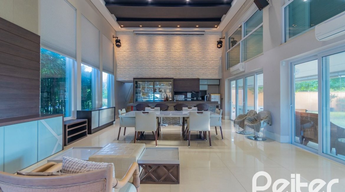 Casa em Condomínio à venda com 941m², 5 dormitórios, 5 suítes, 6 vagas, no bairro Terra Ville em PORTO ALEGRE