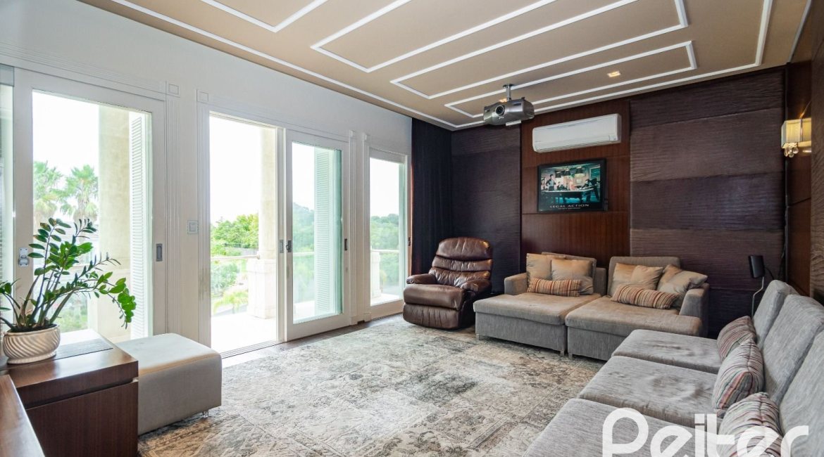 Casa em Condomínio à venda com 941m², 5 dormitórios, 5 suítes, 6 vagas, no bairro Terra Ville em PORTO ALEGRE