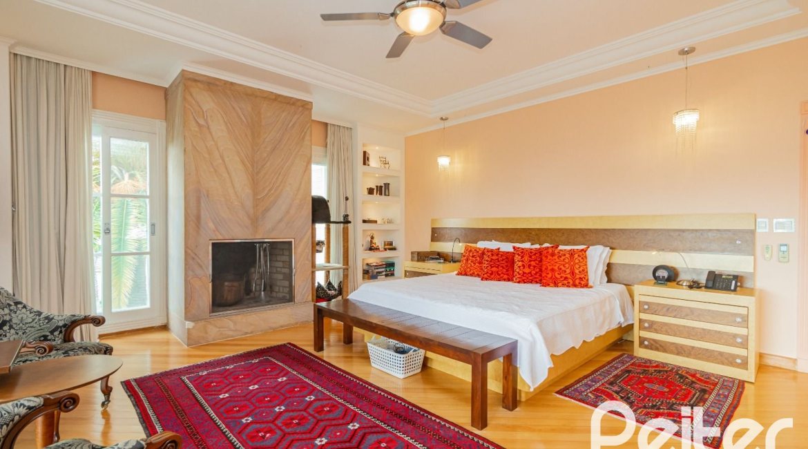 Casa em Condomínio à venda com 941m², 5 dormitórios, 5 suítes, 6 vagas, no bairro Terra Ville em PORTO ALEGRE