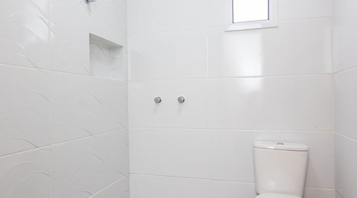 Casa em Condomínio à venda com 190m², 3 dormitórios, 1 suíte, 2 vagas, no bairro Vila Nova em PORTO ALEGRE