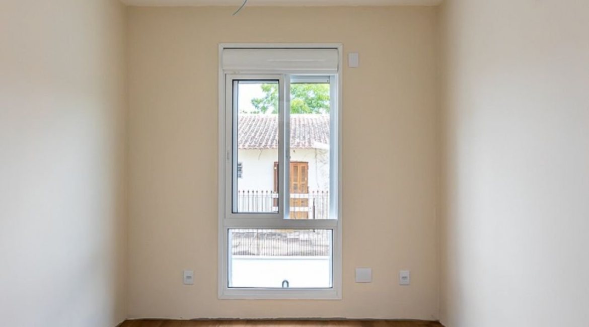 Casa em Condomínio à venda com 190m², 3 dormitórios, 1 suíte, 2 vagas, no bairro Vila Nova em PORTO ALEGRE