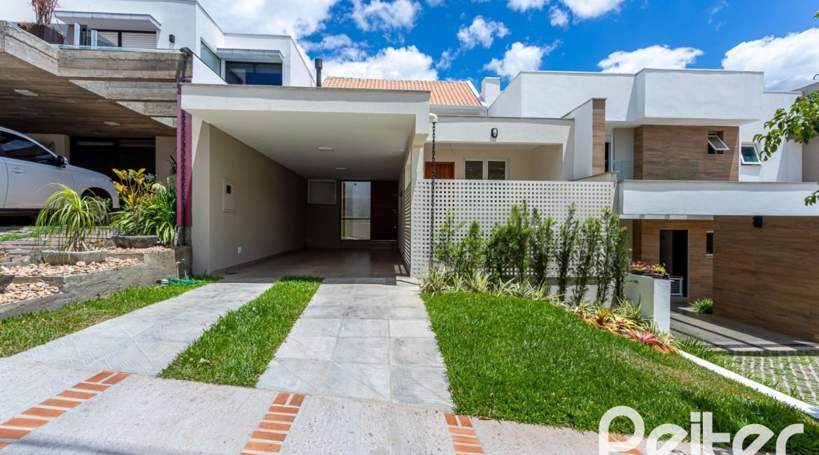 Casa em Condomínio à venda com 190m², 3 dormitórios, 1 suíte, 2 vagas, no bairro Vila Nova em PORTO ALEGRE