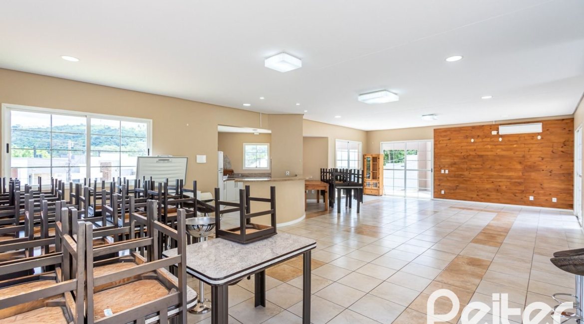 Casa em Condomínio à venda com 190m², 3 dormitórios, 1 suíte, 2 vagas, no bairro Vila Nova em PORTO ALEGRE