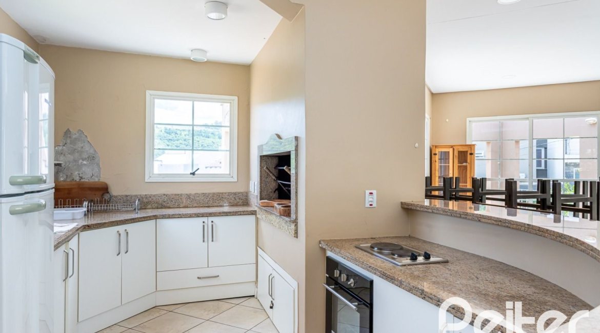 Casa em Condomínio à venda com 190m², 3 dormitórios, 1 suíte, 2 vagas, no bairro Vila Nova em PORTO ALEGRE